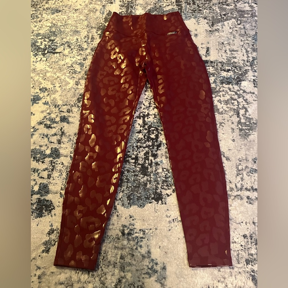 Maroon Shine Leopard Leggings